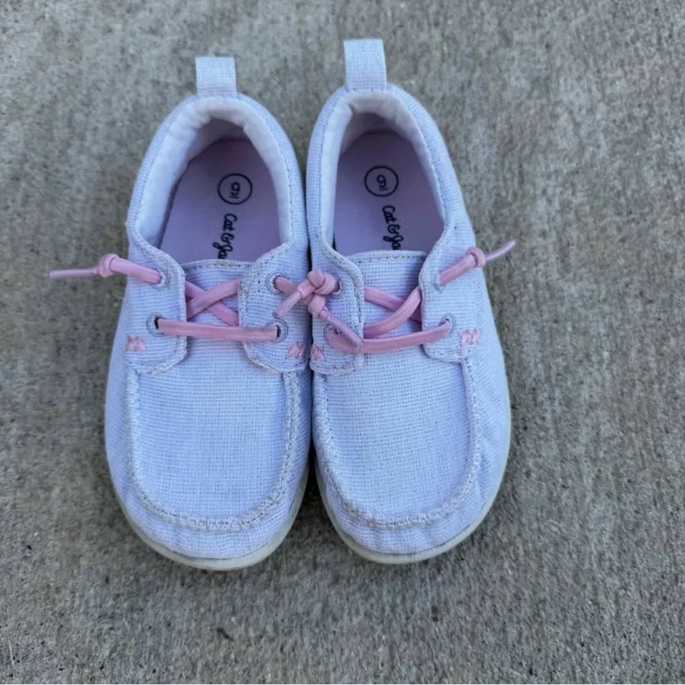 Toddler Casual White and Pink Shoes - Size 9 - Excellent Condition‎